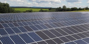 Energia solar bate recordes e aquece o mercado para engenheiros elétricos
